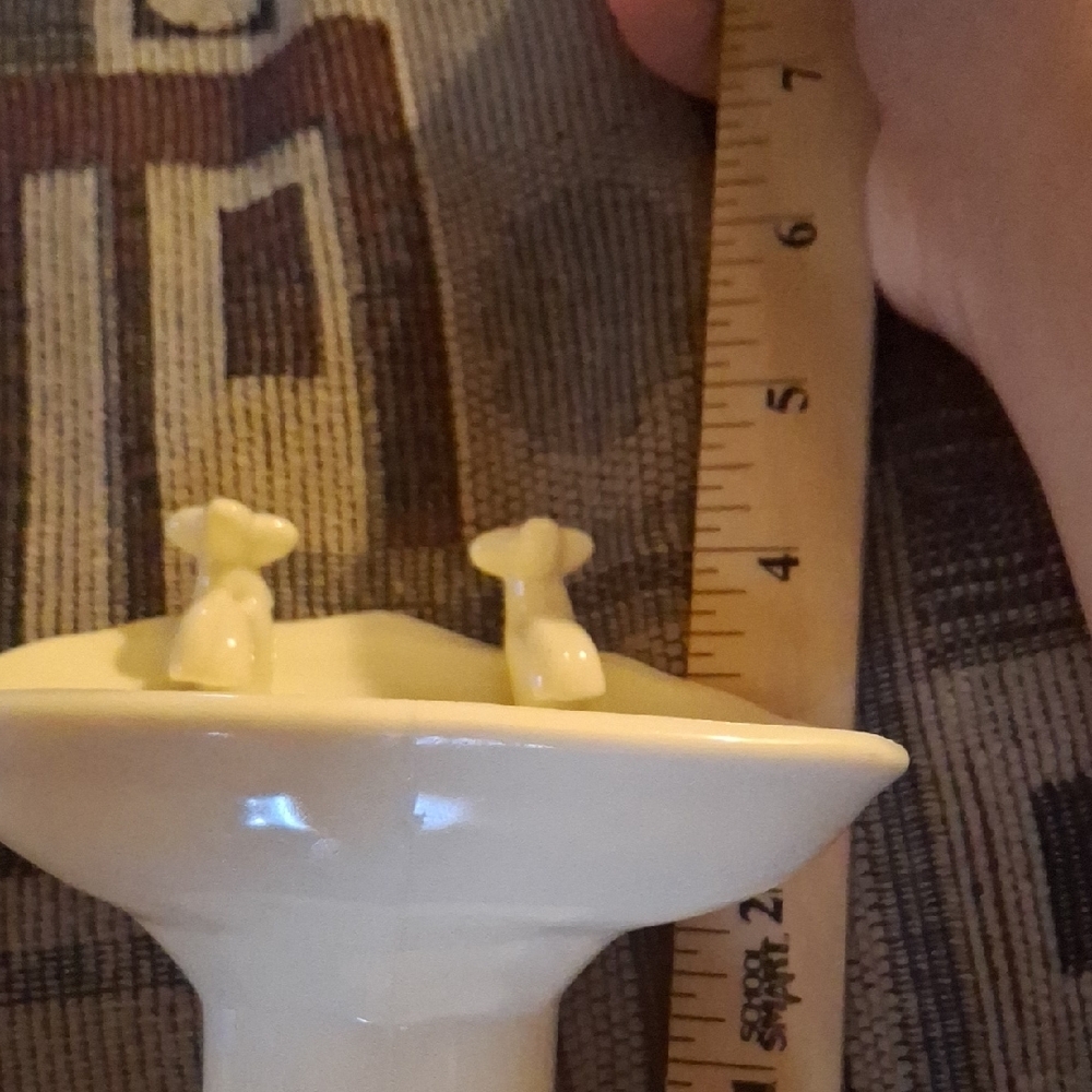 Glossy Off-white Plastic Soap Dish Dollhouse - Picture 5 of 6